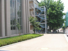 現在の吉田南総合館とグラウンドの間のスロープ